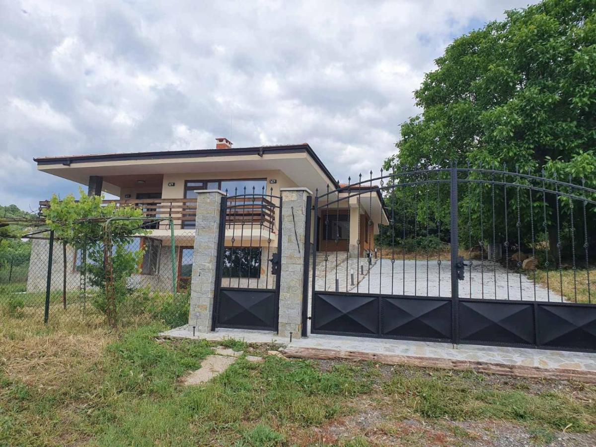 Luxury Villa Bella Lyaskovo Village Exterior photo